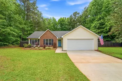 250 Saddlebrook Drive, Senoia, GA 30276 - Photo 1