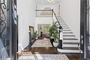 185 Chickering Lake Dr, Roswell, GA 30075 - Photo 3
