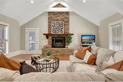 570 Crescent Road, Griffin, GA 30224 - Photo 3