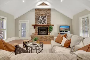 570 Crescent Rd, Griffin, GA 30224 - Photo 3