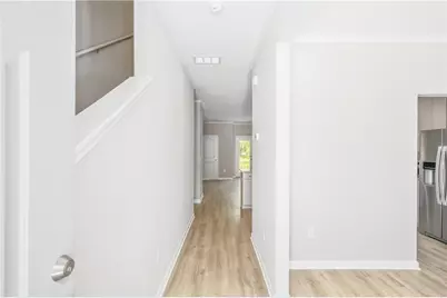 2826 Laurel Ridge Circle, East Point, GA 30344 - Photo 3