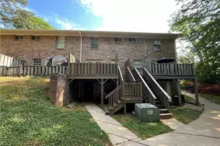 16 Villa Ct SE, Smyrna, GA 30080 - Photo 9