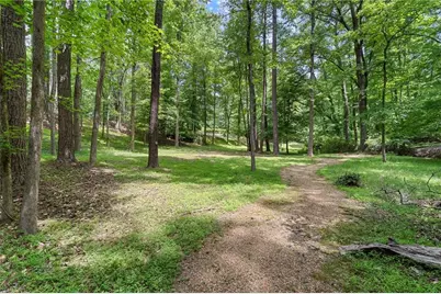 1340 W Garmon Road, Sandy Springs, GA 30327 - Photo 15