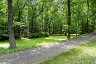 1340 W Garmon Rd, Sandy Springs, GA 30327 - Photo 5