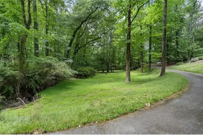 1340 W Garmon Road, Sandy Springs, GA 30327 - Photo 13