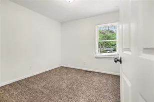 19 Thomas Way, Newnan, GA 30263 - Photo 5