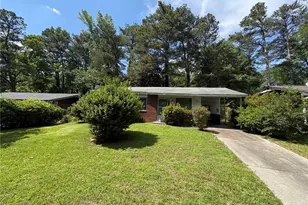 2776 Santa Barbara Dr NW, Atlanta, GA 30318 - Photo 15