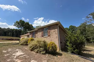 402 Renee Rd, Pendergrass, GA 30567 - Photo 7