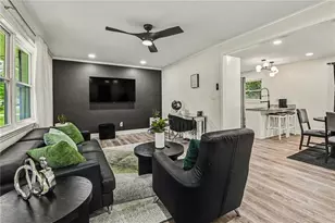 2271 Plantation Dr, Atlanta, GA 30344 - Photo 7