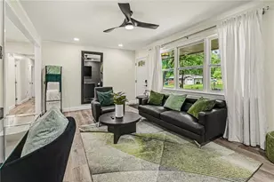 2271 Plantation Dr, Atlanta, GA 30344 - Photo 5