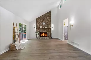 2490 Stoney Brook Ln NE, Marietta, GA 30062 - Photo 5