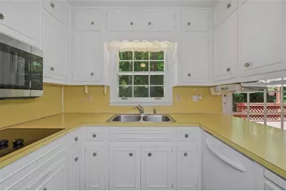 92 Brandon Ridge Drive, Sandy Springs, GA 30328 - Photo 13