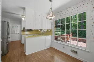 92 Brandon Ridge Dr, Sandy Springs, GA 30328 - Photo 11