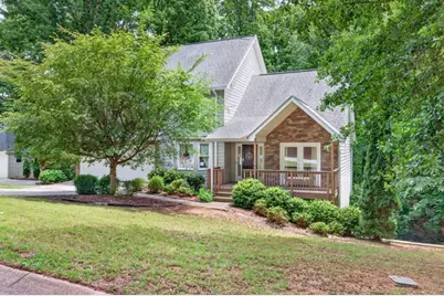465 Emerald Parkway, Sugar Hill, GA 30518 - Photo 1