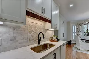 10100 Twingate Dr, Johns Creek, GA 30022 - Photo 15