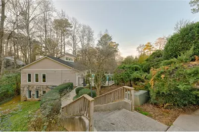 2075 Clairmeade Valley Road NE, Atlanta, GA 30329 - Photo 25