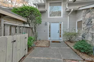 2075 Clairmeade Valley Rd NE, Atlanta, GA 30329 - Photo 15