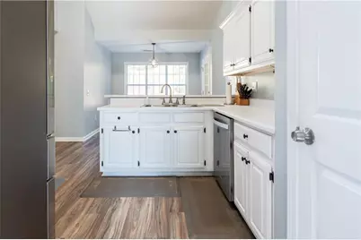 727 Eight Point Court, Suwanee, GA 30024 - Photo 9