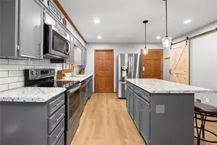 4052 Oak Harbour Cir, Gainesville, GA 30506 - Photo 11