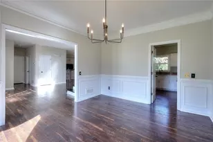 10590 Stonepoint Pl, Johns Creek, GA 30097 - Photo 7