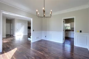 10590 Stonepoint Pl, Johns Creek, GA 30097 - Photo 9