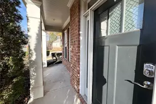5605 Upper Creek Ct, Suwanee, GA 30024 - Photo 3