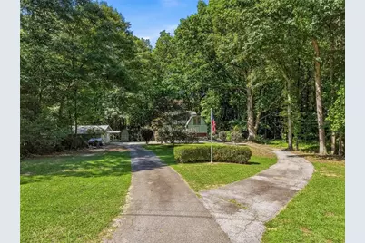 327 Lewis Circle, Commerce, GA 30529 - Photo 3