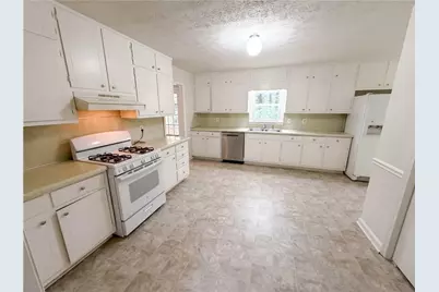 4402 N Shore Lane, Norcross, GA 30093 - Photo 5