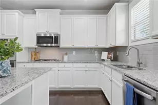 3860 Grandview Manor Dr, Cumming, GA 30028 - Photo 5