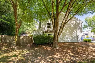 2883 Dresden Square Dr, Atlanta, GA 30341 - Photo 35