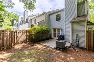 2883 Dresden Square Dr, Atlanta, GA 30341 - Photo 9