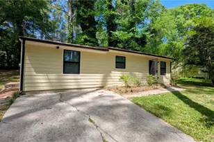 3283 Pebble Dr, Atlanta, GA 30344 - Photo 25