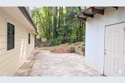 3283 Pebble Drive, Atlanta, GA 30344 - Photo 21