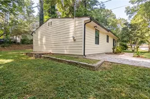 3283 Pebble Dr, Atlanta, GA 30344 - Photo 23