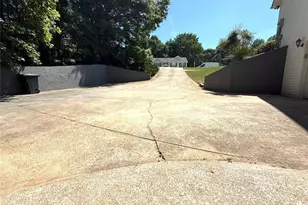 4098 Parks Rd, Flowery Branch, GA 30542 - Photo 5