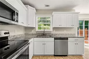 4489 Chestnut Lake Ave, Lithonia, GA 30038 - Photo 9