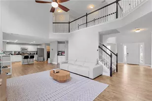 709 Roxholly Ln, Buford, GA 30518 - Photo 9