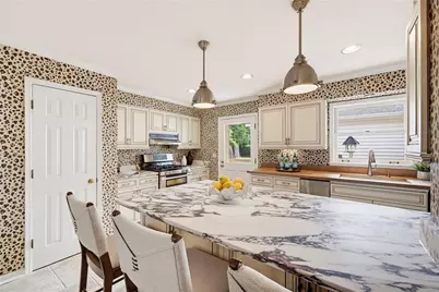 570 Rock Springs Road NE, Atlanta, GA 30324 - Photo 13