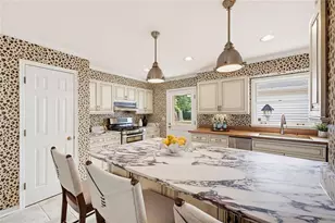 570 Rock Springs Rd NE, Atlanta, GA 30324 - Photo 13