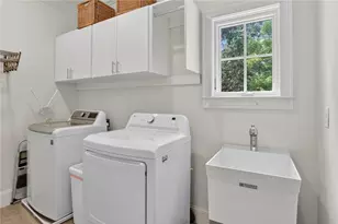 897 Glenbrook Dr NW, Atlanta, GA 30318 - Photo 39