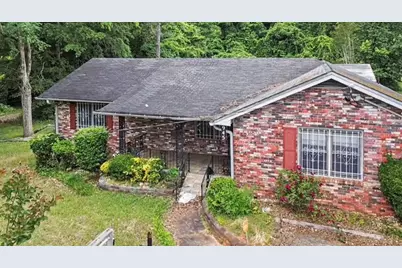 945 S Hairston Road, Stone Mountain, GA 30088 - Photo 3