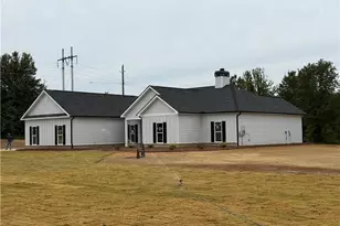 563 Rockwell Church Rd NW, Winder, GA 30680 - Photo 1