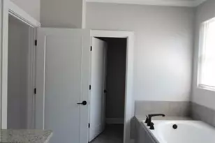 1740 Bolton Rd NW, Atlanta, GA 30318 - Photo 39