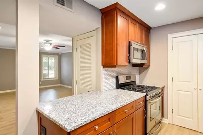 558 Emory Oaks Way, Decatur, GA 30033 - Photo 7