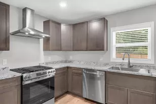 3460 Castille Dr, Snellville, GA 30039 - Photo 9