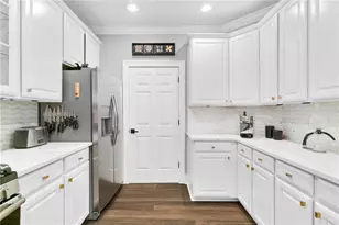 560 Dutch Valley Rd NE, Atlanta, GA 30324 - Photo 25