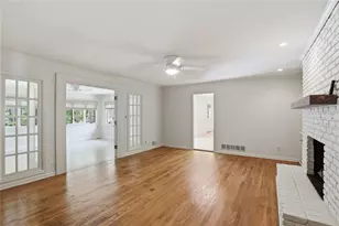 7265 Thornhill Ln NE, Atlanta, GA 30328 - Photo 9