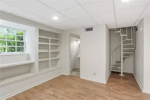7265 Thornhill Ln NE, Atlanta, GA 30328 - Photo 29