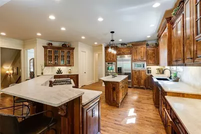 5284 Vernon Springs Trail, Sandy Springs, GA 30327 - Photo 7