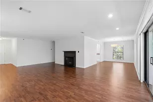 1304 Highland Bluff Dr S E, Atlanta, GA 30339 - Photo 5
